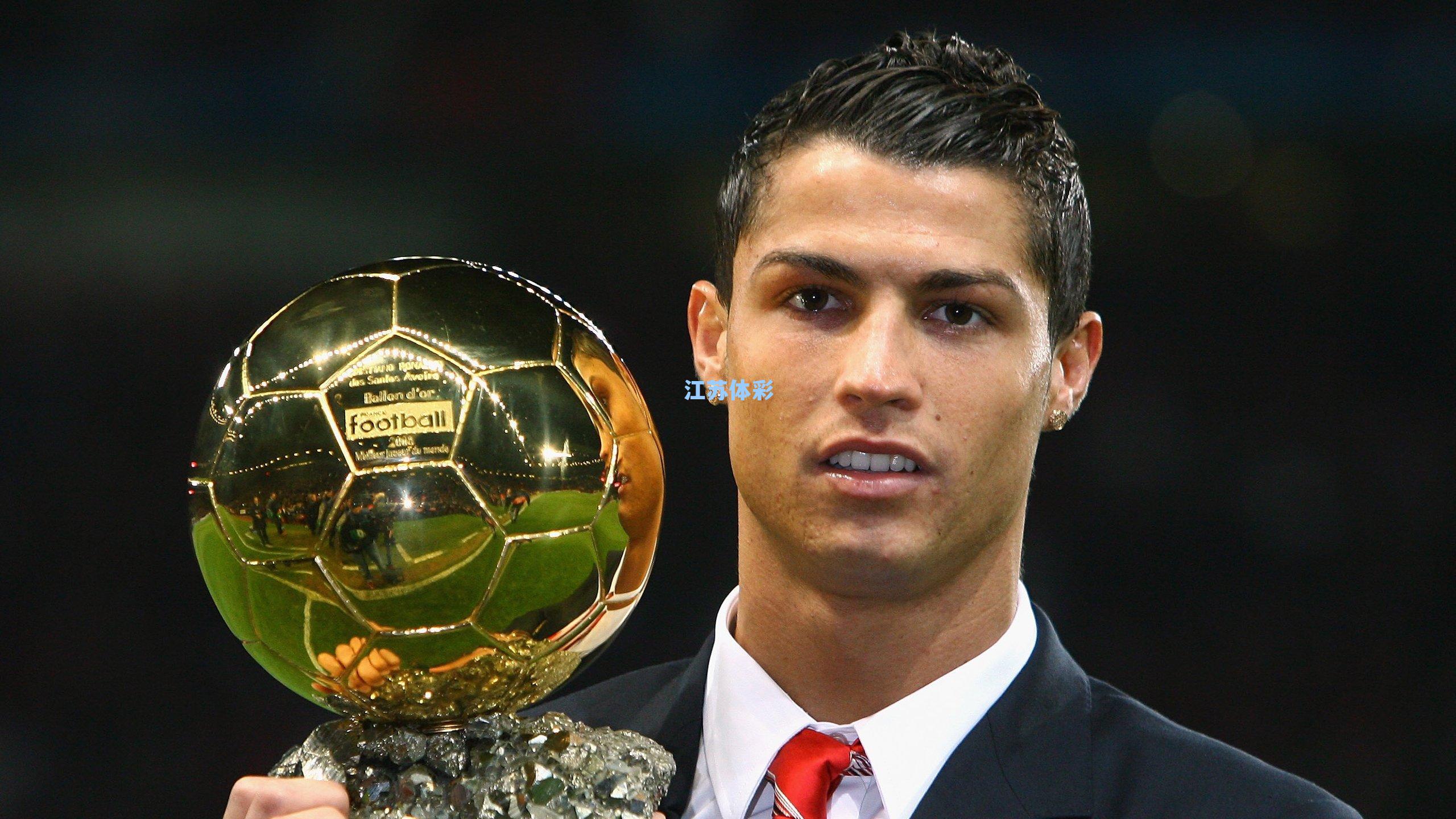 传奇再现!贝尔杆杆进洞创世纪纪录,老虎伍兹观战动容落泪